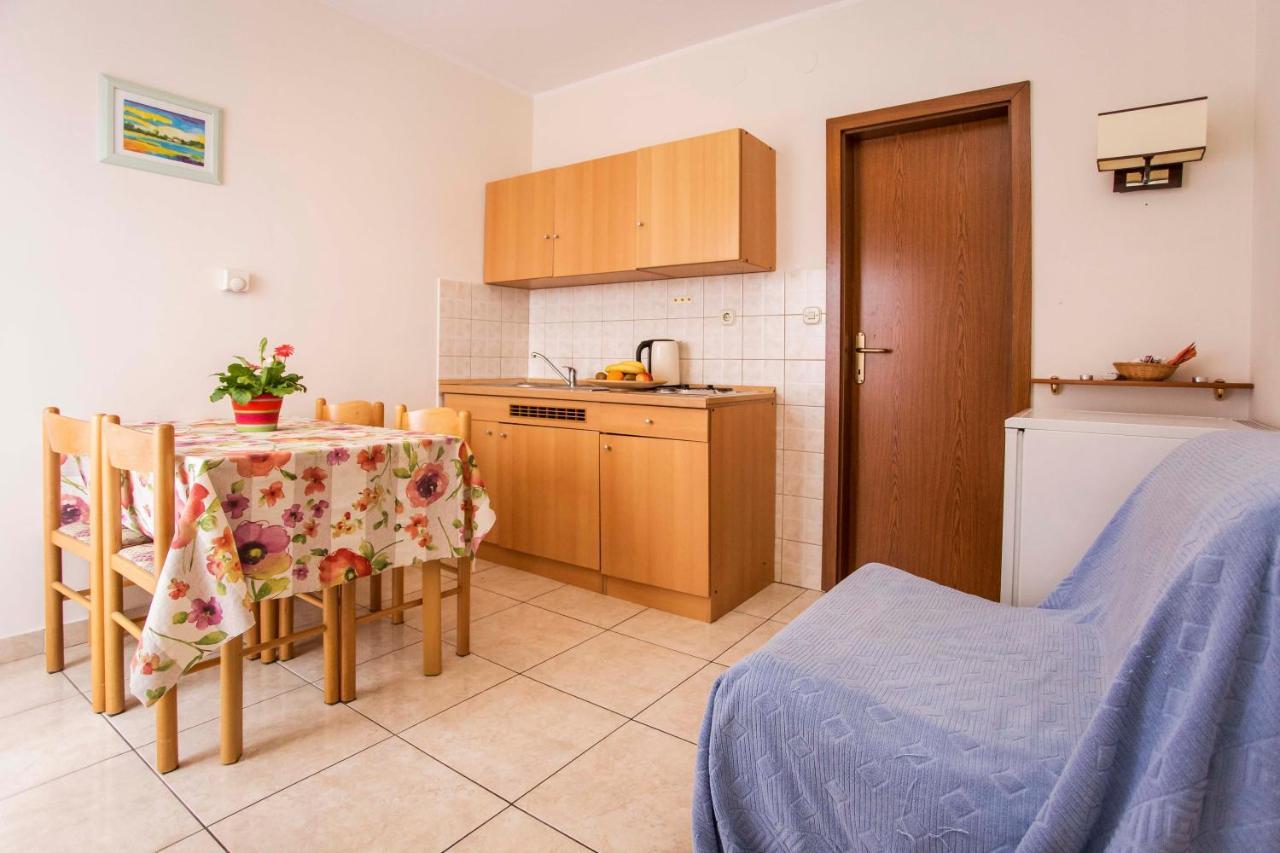 Apartments Romano *