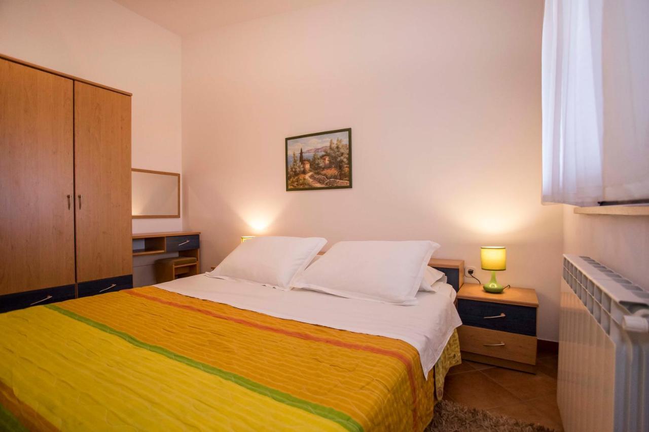 Apartments Romano *