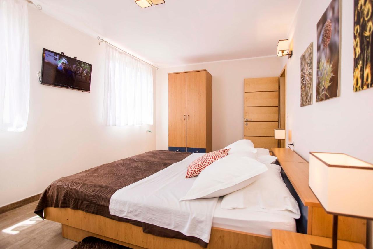 Apartments Romano