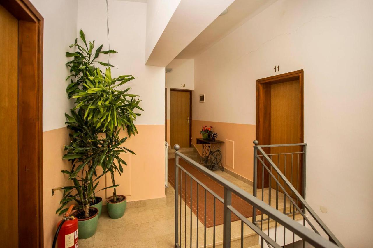 Apartments Romano *